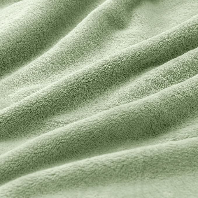 BEDELITE Fleece Blanket Sage Grey Green Throw Blankets for Couch & Bed, Luxury Plush Cozy Fuzzy Blanket 50x60 inches, Super Soft Warm Lightweight Throw Blanket for Travel Camping