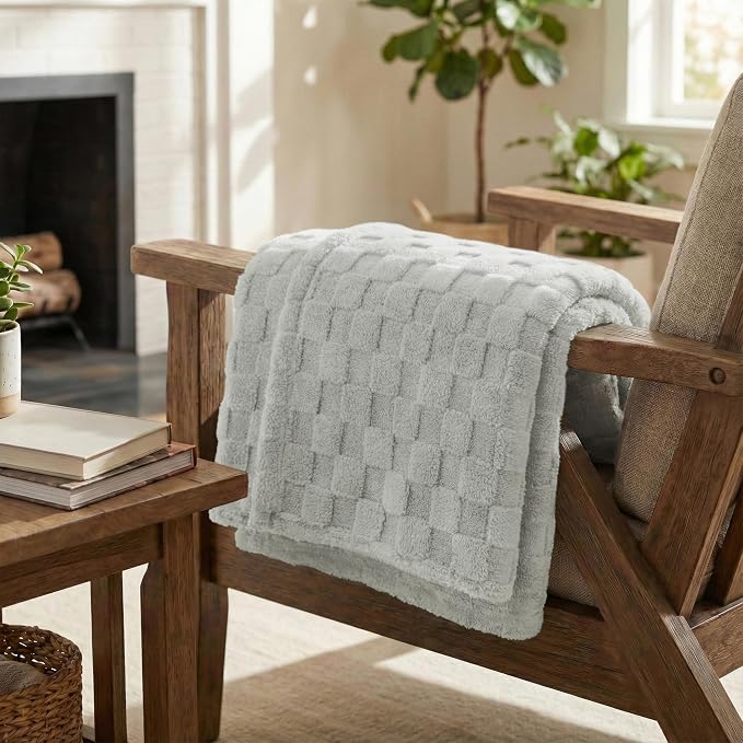 Americanflat 50x60 Jacquard Fleece Throw Blanket - Soft and Breathable Throw Blanket for Couch, Bed, Chair - Fleece Blankets Perfect for Home, Bedroom, or Outdoor Use - Checkered Design in Light Gray