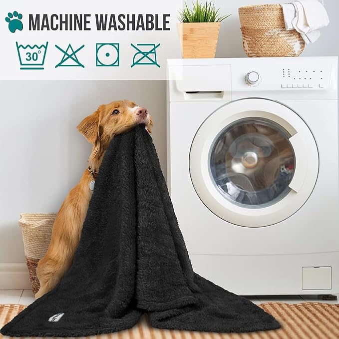 PETAMI Fluffy Fleece CAT and Dog Throw Blanket, Black, Medium
