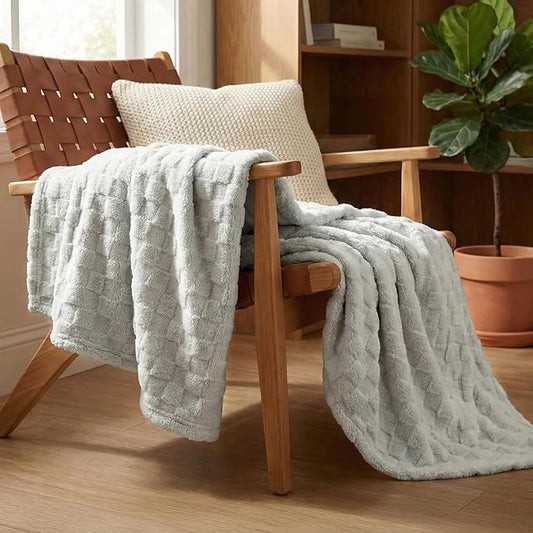Americanflat 50x60 Jacquard Fleece Throw Blanket - Soft and Breathable Throw Blanket for Couch, Bed, Chair - Fleece Blankets Perfect for Home, Bedroom, or Outdoor Use - Checkered Design in Light Gray