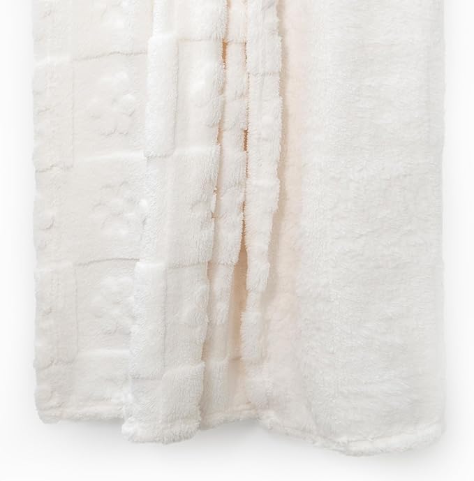 Americanflat 30x40 Jacquard Kids Throw Blanket - Soft and Breathable Mini Fleece Throw Blanket for Couch, Bed, Chair - Fleece Blankets Perfect for Home, Bedroom, or Outdoor - Flower Design in Cream