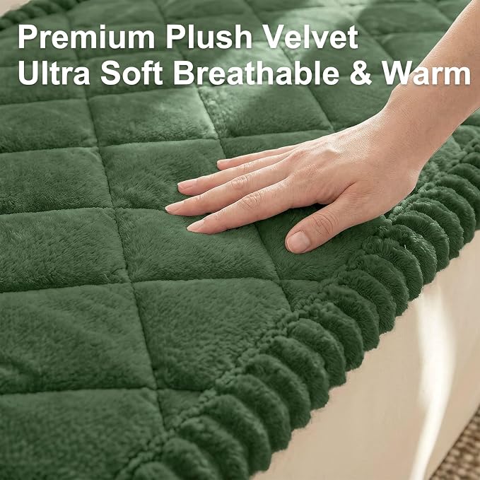Smiry Couch Cover for Dogs, Non Slip Washable Pet Sofa Protector for Large Dogs, Cats, Fuzzy Plush Sofa Covers for 3 Cushion Couch, Against Fur, Dirt & Scratch Resistant, Green, 27.6"×88"