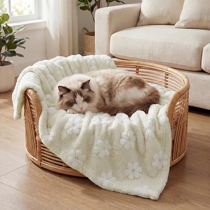 Horaldaily Pets Flannel Blanket, Beige Flowers 3D Textured Soft Fuzzy Fluffy Plush Cozy Fleece Premium Blankets for Dog Cat Puppy Kitten Couch Protection, 30x40