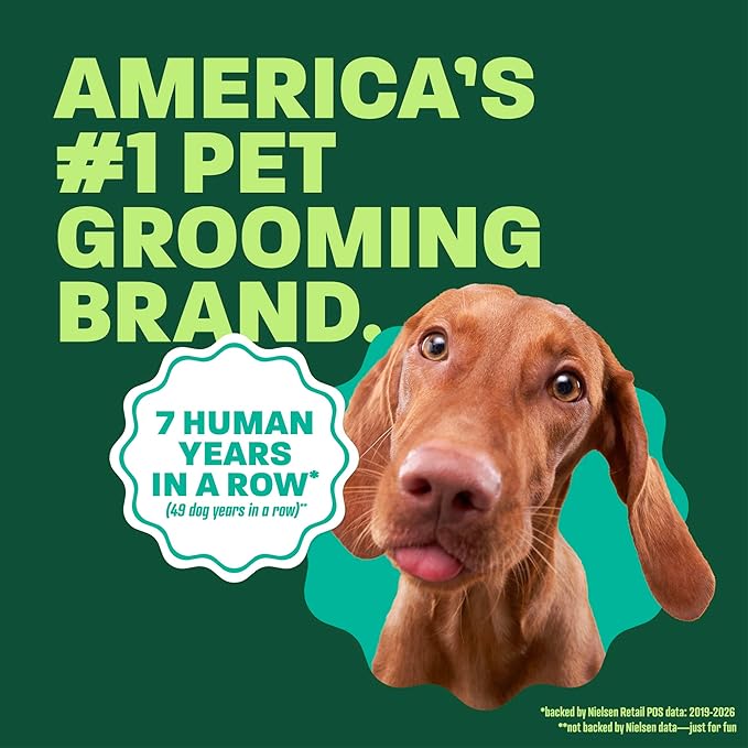 TropiClean Oatmeal Dog Shampoo for Itchy Skin Relief, Soothing Medicated Itch Relief, with Vitamin E, Puppy Safe, Made in USA, Cat Friendly, 20 oz.