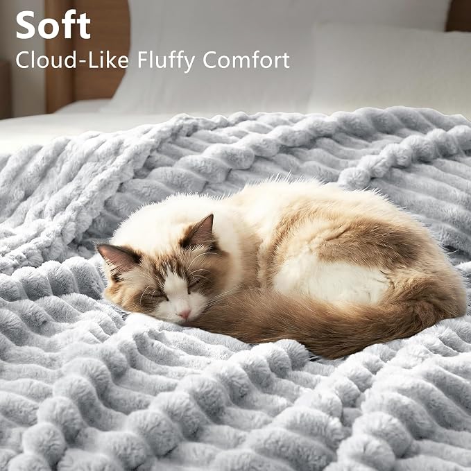 HIMEET Fleece Light Grey Throw XL Blanket for Couch - 300GSM Ribbed Cozy Outdoor Blankets for Travel Camping Nap, Birthday Gifts for Women Men Her, Long Sofa Room Decor Office Throws, 50x70 Inches