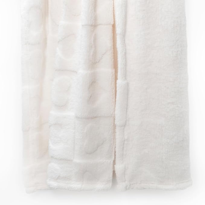 Americanflat 50x60 Jacquard Fleece Throw Blanket - Soft and Breathable Throw Blanket for Couch, Bed, Chair - Fleece Blankets Perfect for Home, Bedroom, or Outdoor Use - Heart Design in Cream