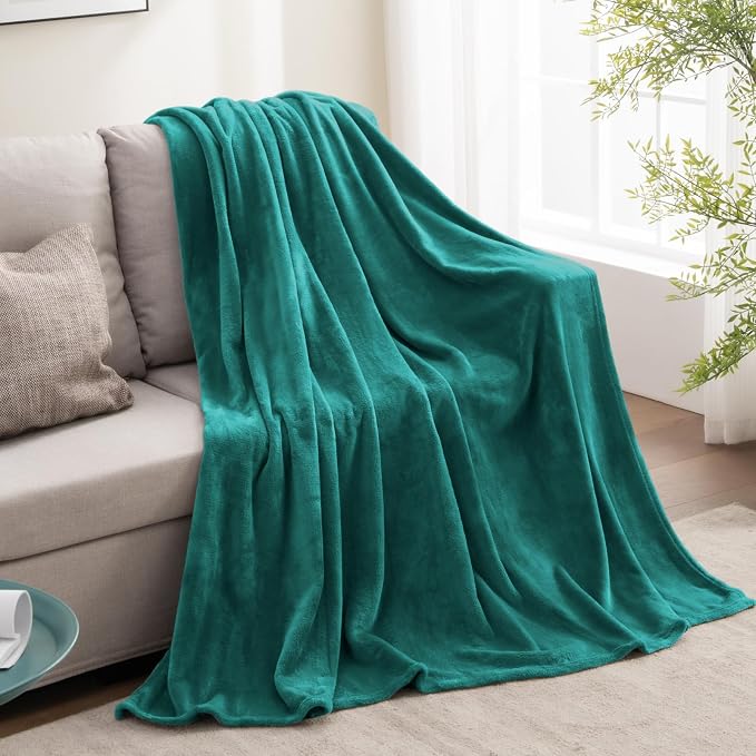 BEDELITE Fleece Blanket Emerald Green Throw Blankets for Couch & Bed, Luxury Plush Cozy Fuzzy Blanket 50x60 inches, Super Soft Warm Lightweight Throw Blanket for Travel Camping