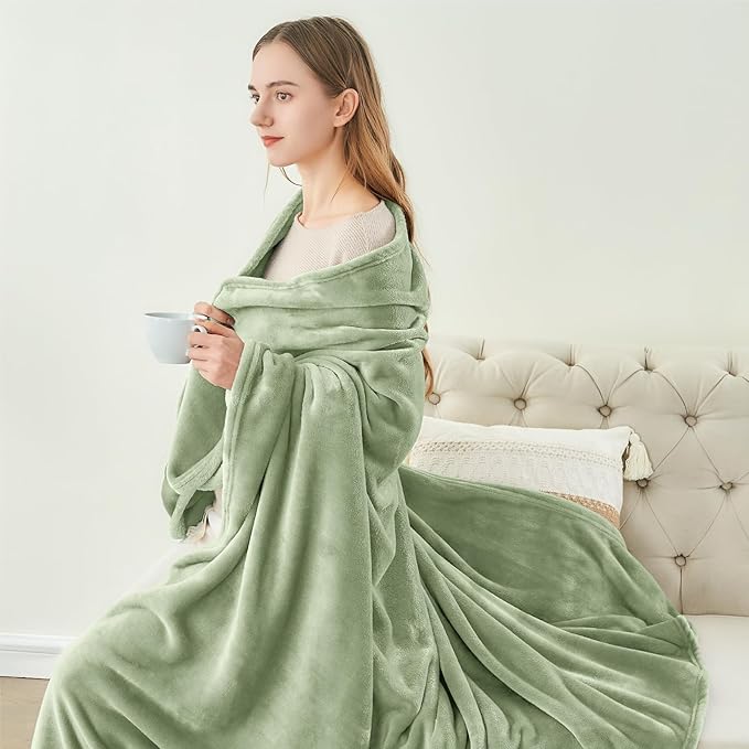 BEDELITE Fleece Blanket Twin Size Sage Grey Green Throw Blankets for Couch & Bed, Luxury Plush Cozy Fuzzy Blanket 60x80 inches, Super Soft Warm Lightweight Throw Blanket for Travel Camping