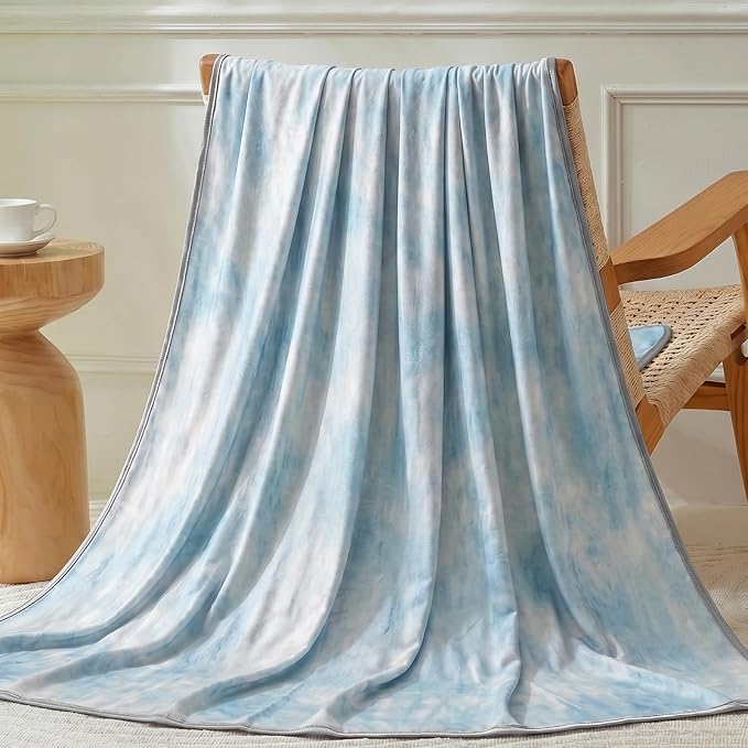 Guohaoi Cooling Throw Blanket for Hot Sleepers, Twin Size 50''×70'' Lightweight Breathable Summer Bed Blanket for Couch, Arc-Chill Q-Max >0.5 Cool Fiber, Lightweight Blanket Sky Blue