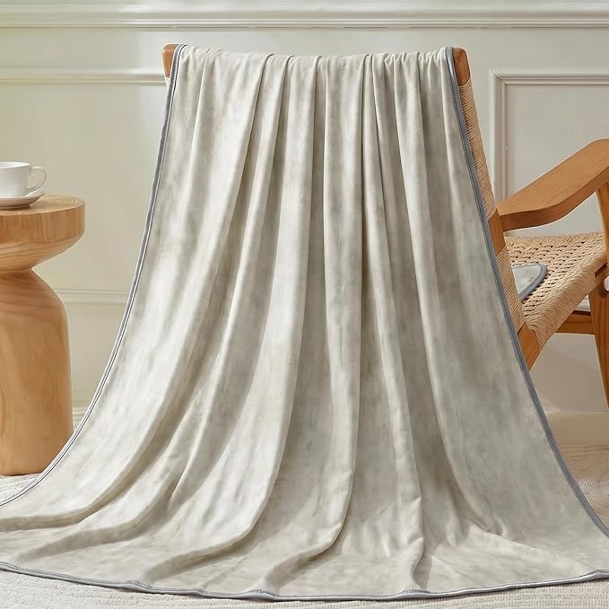 Guohaoi Cooling Throw Blanket for Hot Sleepers, Twin Size 60''×90'' Lightweight Breathable Summer Bed Blanket for Couch, Arc-Chill Q-Max >0.5 Cool Fiber, Lightweight Blanket Light Grey