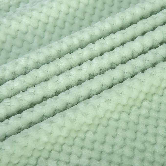 Warm Soft Fuzzy Dog or Cat Blanket, Plush Fleece Throws for Bed, Couch, Sofa, Travel (M/32" x 40", Mint)
