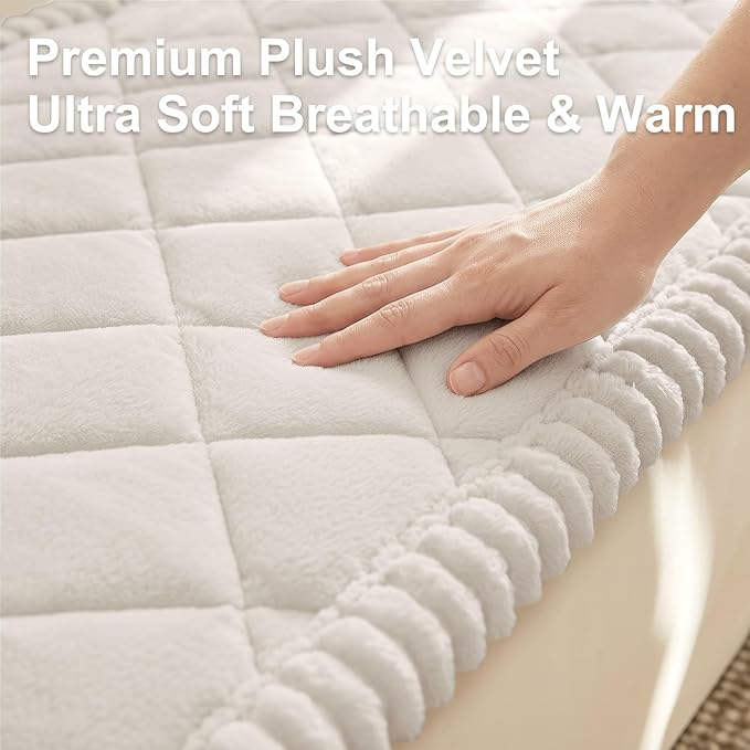 Smiry Couch Cover for Dogs, Non Slip Washable Pet Sofa Protector for Large Dogs, Cats, Fuzzy Plush Sofa Covers for 3 Cushion Couch, Against Fur, Dirt & Scratch Resistant, White, 27.6"×88"