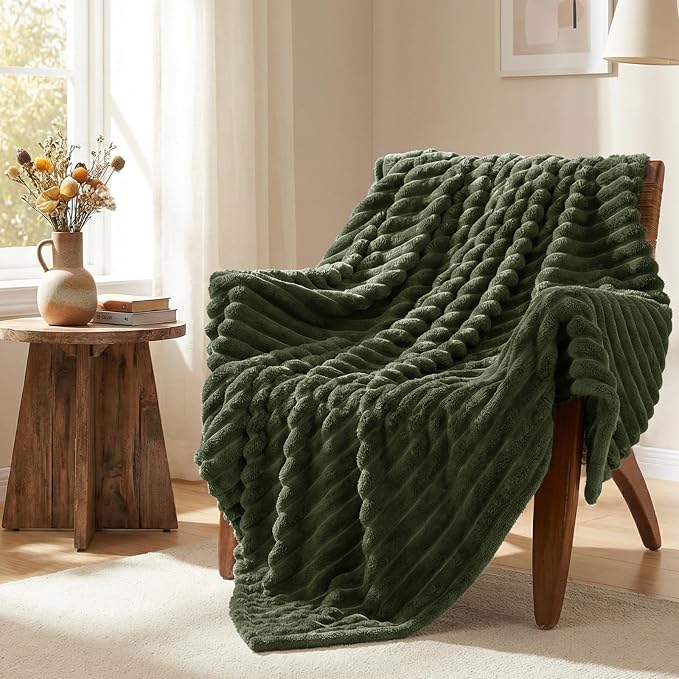 HIMEET Fleece Olive Green Throw Blanket for Bed - 300GSM Ribbed Soft Cozy Blanket for Couch, Graduation Birthday Gifts for Women Girls Her, College Dorm Essentials Aesthetic Room Throws, 50x60 Inches