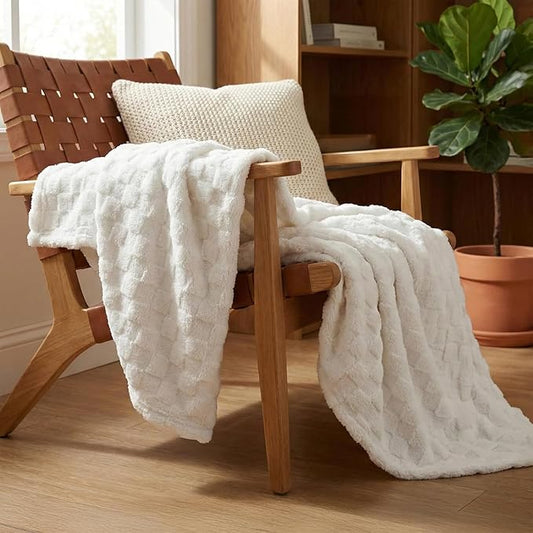 Americanflat 60x80 Jacquard Fleece Throw Blanket - Soft and Breathable Throw Blanket for Couch, Bed, Chair - Fleece Blankets Perfect for Home, Bedroom, or Outdoor Use - Checkered Design in Cream