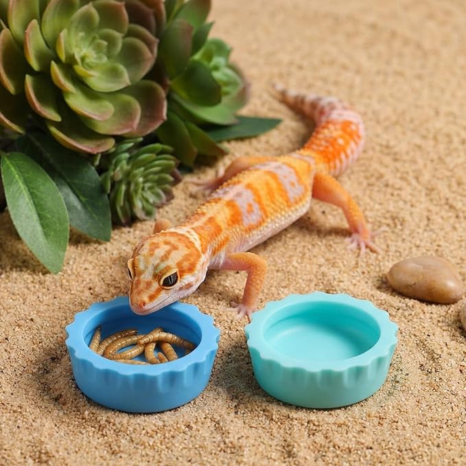9 Pack Crested Gecko Food Dish & Spoons, Silicone Gecko Feeding Cups Reusable Small Reptile Food and Water Bowl Gecko Tank Accessories for Hermit Crabtortoise Tarantula Lizard, 7 Colors