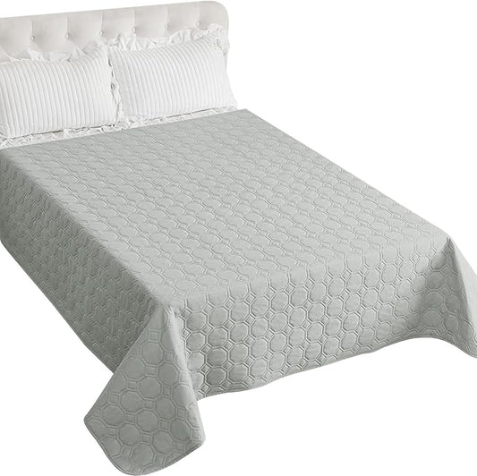 ZNSAYOTX Ultimate Cozy Blankets (82"x120") 100% Waterproof Bed Mat Blanket for Dog Pets, Couch Sofa Protector with Non-Slip Back Washable Durable, Pee Scratch Proof Easy to Clean (Light Grey)