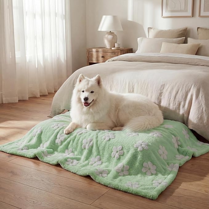 Horaldaily Pets Flannel Blanket, Green Flowers 3D Textured Soft Fuzzy Fluffy Plush Cozy Fleece Premium Blankets for Dog Cat Puppy Kitten Couch Protection, 16x23