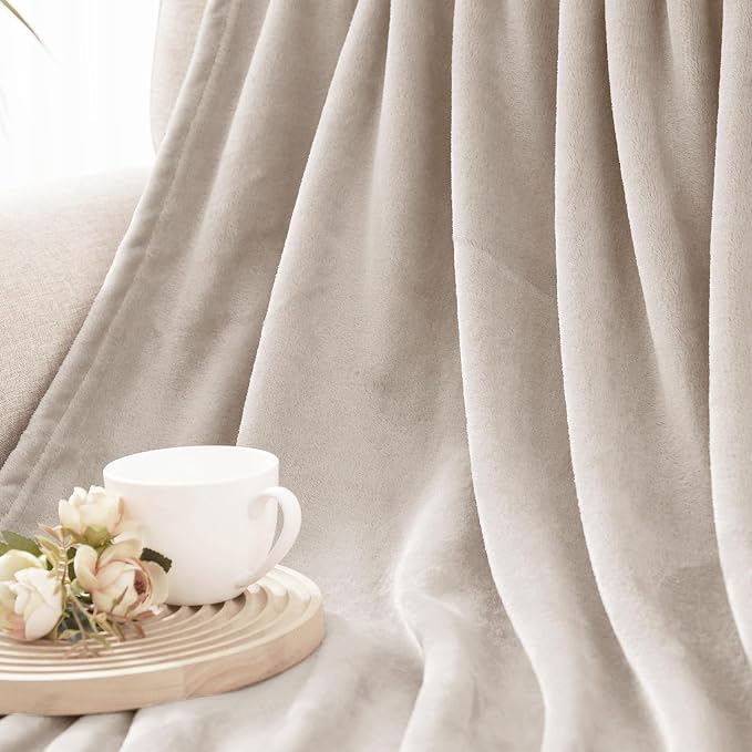 Exclusivo Mezcla Fleece Blanket Cal King Size for Bed, Super Soft and Warm, All Season, Cozy, Plush, Lightweight, 120x120 Inches, Camel