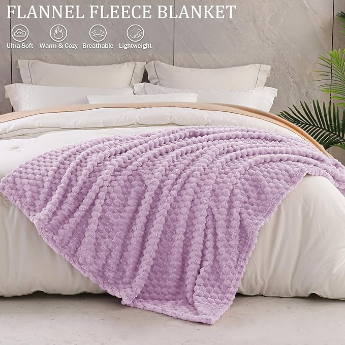 Exclusivo Mezcla Fleece Queen Blanket for Bed, Extra Large Fuzzy Lilac Purple Bed Blankets, Soft Cozy Plush Sofa Throws for All Seasons, 90x90 Inches