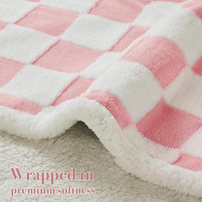 Ohocut Checkered Dog Blanket, Pink Jacquard Sherpa Blankets for Small Dog and Cats, Cute Aesthetic Style Fluffy Fleece Pets Blanket for Couch Protection Washable, 25"x35"