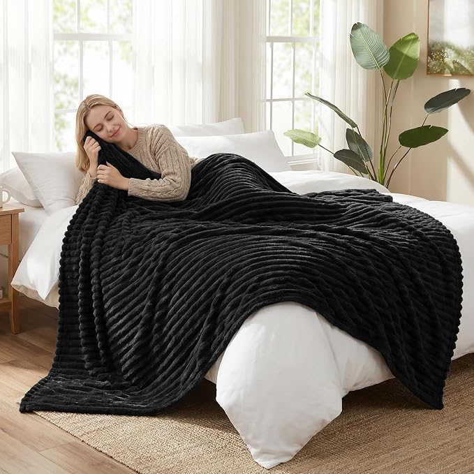 HIMEET Fleece Black King Size Blanket for Bed - 300GSM Ribbed Soft Cozy Bedding Blanket, House Warming Gifts New Home, Luxury Bedroom Decor Throws, 108x90 Inches