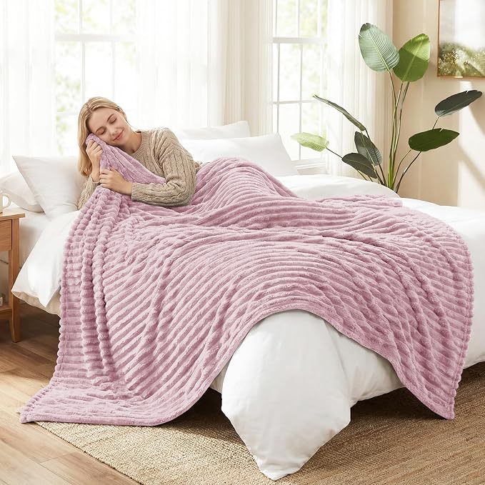 HIMEET Fleece Dusty Pink Twin Blanket for Bed - 300GSM Ribbed Soft Guest Room Blanket, Graduation Birthday Gifts for Women Girls Her, College Dorm Essentials Aesthetic Porch Decor Throws, 60x80 Inches