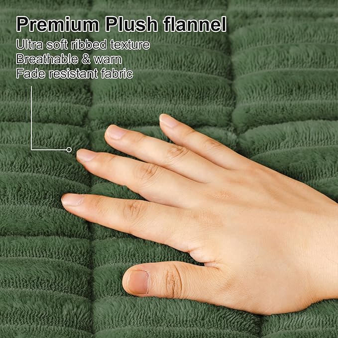 Smiry Couch Cover for Dogs, Non Slip Washable Sofa Protector for Pets, Soft Furniture Cover for Pet, Stylish Sofa Covers, Cozy Protect Against Fur, Dirt & Everyday Messes (Dark Green, 27.6" x 70.9")