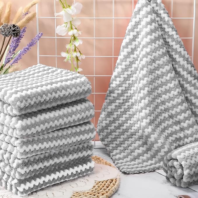 Moukeren 20Pcs Guinea Pig Fleece Bedding Blankets Bulk Washable Small Animal Fleece Cage Liners Pet Wash Cloth Sleeping Mat Cover for Hamster Chinchilla Rabbit Hedgehog(Light Gray, 14 x 30 Inch)