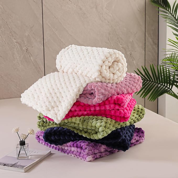 Exclusivo Mezcla Fleece Throw Blanket for Couch, Extra Large Fuzzy Olive Green Bed Blankets, Soft Cozy Plush Sofa Throws for All Seasons, 50x70 Inches