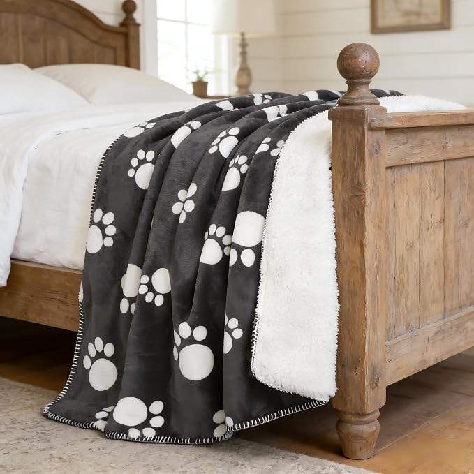 Kritter Planet Waterproof Pet Blanket - Soft Sherpa Dog Blanket, Washable Leakproof Blanket for Pets, Waterproof Pad for Dogs & Cats