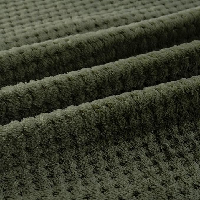 Warm Soft Fuzzy Dog or Cat Blanket, Plush Fleece Throws for Bed, Couch, Sofa, Travel (M/32" x 40", Dark Green)