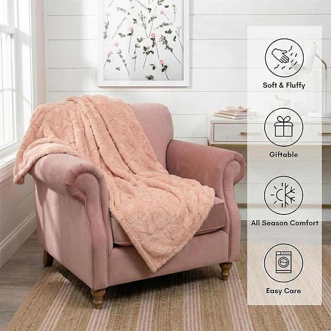Americanflat 50x60 Jacquard Fleece Throw Blanket - Soft and Breathable Throw Blanket for Couch, Bed, Chair - Fleece Blankets Perfect for Home, Bedroom, or Outdoor Use - Heart Design in Pink