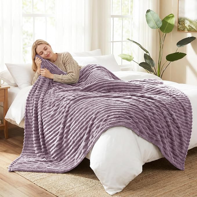 HIMEET Fleece Dusty Purple King Size Blanket for Bed - 300GSM Ribbed Soft Cozy Bedding Blanket, House Warming Gifts New Home, Luxury Bedroom Decor Throws, 108x90 Inches