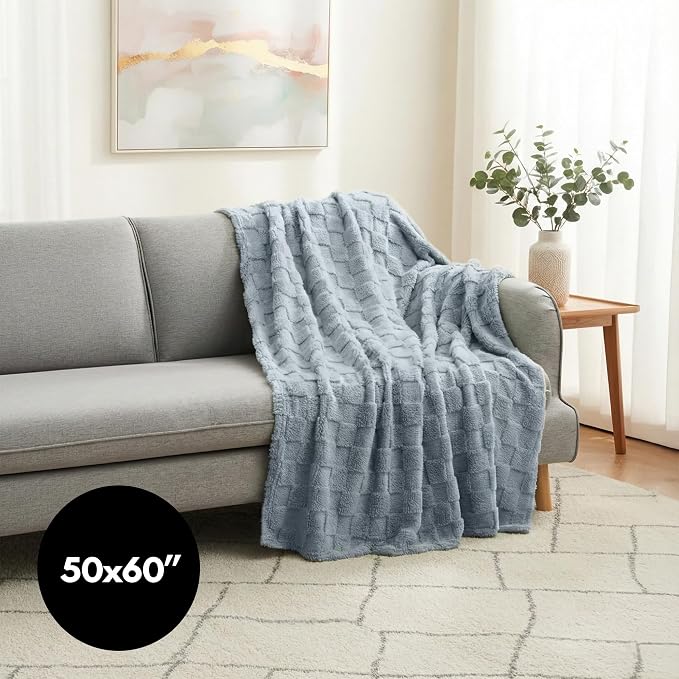 Americanflat 50x60 Jacquard Fleece Throw Blanket - Soft and Breathable Throw Blanket for Couch, Bed, Chair - Fleece Blankets Perfect for Home, Bedroom, or Outdoor Use - Checkered Design in Gray