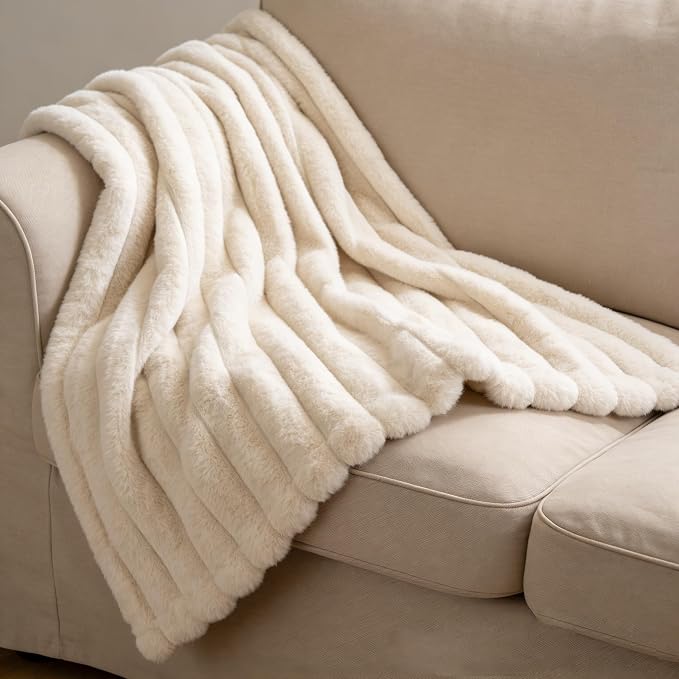 Dog Blanket Pet Blanket - Puppy Blanket for Bed, Luxury Plush Washable Dogs Blankets for Furniture Protection, Super Soft Calming Pet Blanket for Indoors (Cream, 25"x35")