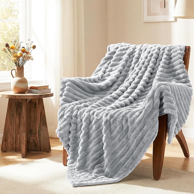HIMEET Fleece Light Grey Queen Blanket for Bed - 300GSM Ribbed Soft Cozy Bedding Blanket, House Warming Gifts New Home, Luxury Bedroom Decor Throws, 90x90 Inches