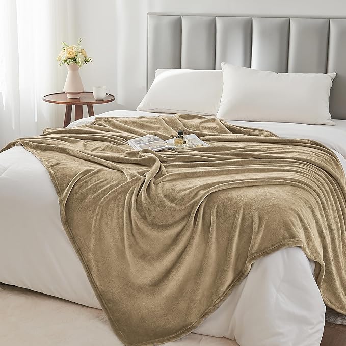 BEDELITE Fleece Blanket Camel Throw Blankets for Couch & Bed, Luxury Plush Cozy Fuzzy Blanket 50x60 inches, Super Soft Warm Lightweight Throw Blanket for Travel Camping