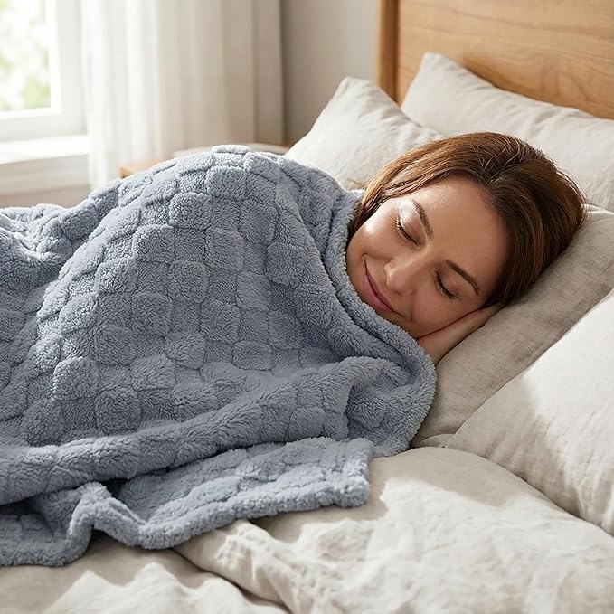 Americanflat 60x80 Jacquard Fleece Throw Blanket - Soft and Breathable Throw Blanket for Couch, Bed, Chair - Fleece Blankets Perfect for Home, Bedroom, or Outdoor Use - Checkered Design in Gray