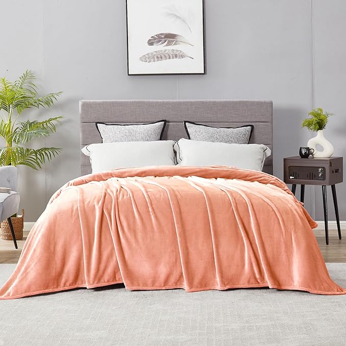 DREAMNINE Extra Large Fleece Blanket, Soft Comfy Fluffy Bed Blanket Full Size 80" x 90", Luxury Decorative Fuzzy Blanket for Bedroom, Big Cozy Shaggy Warm Flannel Blankets for Winter Autumn Pet, Peach