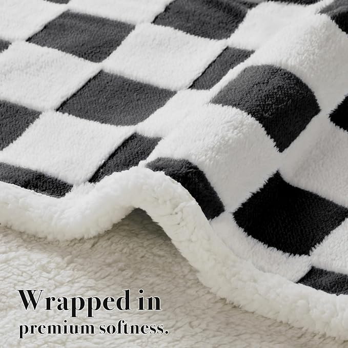 Ohocut Checkered Dog Blanket, Black White Jacquard Sherpa Blankets for Small Dog and Cats, Cute Aesthetic Style Fluffy Fleece Pets Blanket for Couch Protection Washable, 25"x35"