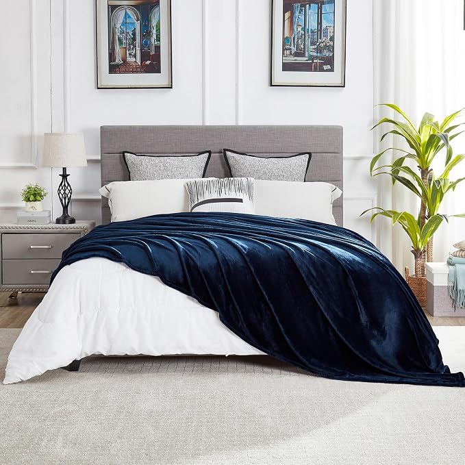 DREAMNINE Extra Large Soft Comfy Fluffy Fleece Bed Blanket King Size 90" x 108", Luxury Decorative Fuzzy Blanket for Women Girl, Big Cozy Shaggy Warm Flannel Blankets for Winter Autumn Pets, Navy Blue