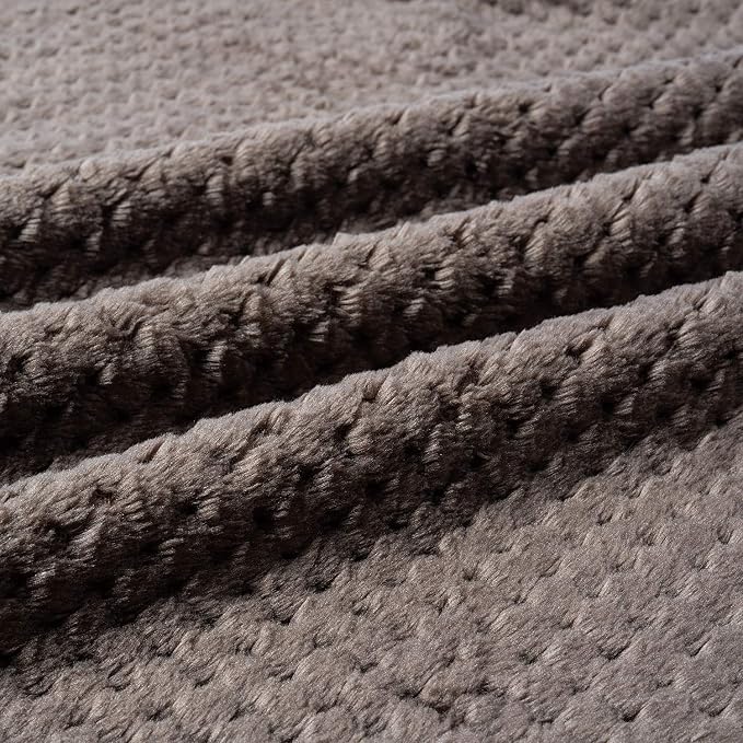 Pet Blanket for Dogs or Cats - Warm Soft Fuzzy Plush Fleece Throw for Puppy, Kitten, Small, Medium, Large Pets - Bed, Couch, Sofa, Travel (M/32" x 40", Dark Grey)