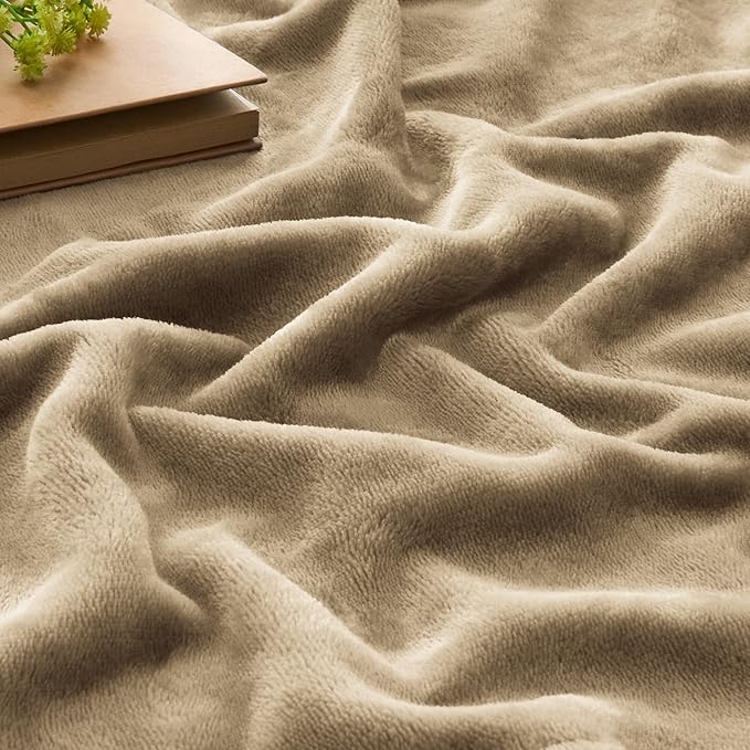 BEDELITE Fleece Blanket Camel Throw Blankets for Couch & Bed, Luxury Plush Cozy Fuzzy Blanket 50x60 inches, Super Soft Warm Lightweight Throw Blanket for Travel Camping
