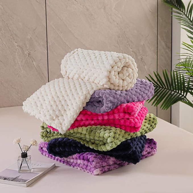 Exclusivo Mezcla Fleece Throw Blanket for Couch, Extra Large Fuzzy Dark Grey Bed Blankets, Soft Cozy Plush Sofa Throws for All Seasons, 50x70 Inches
