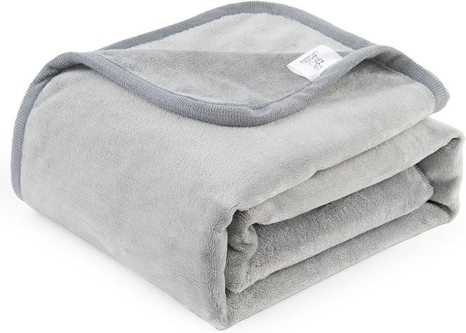 Waterproof Dog Blankets, 30"x40" Cat Blanket for Indoor Cats, Soft Fluffy Sofa Car Bed Protector, Reversible Leakproof Flannel Puppy Blanket for Small Medium Dogs(Light Grey)