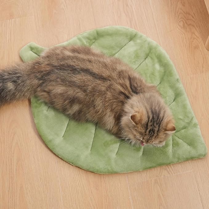 Self Warming Cat Leaf Mat,Comfortable Soft Fabric Breathable Cozy Cat Warm Bed Mat with Foil Insulation,Cat Bed Mat for All Seasons, 26.5"x20.5" Ideal for Cats Small Pets