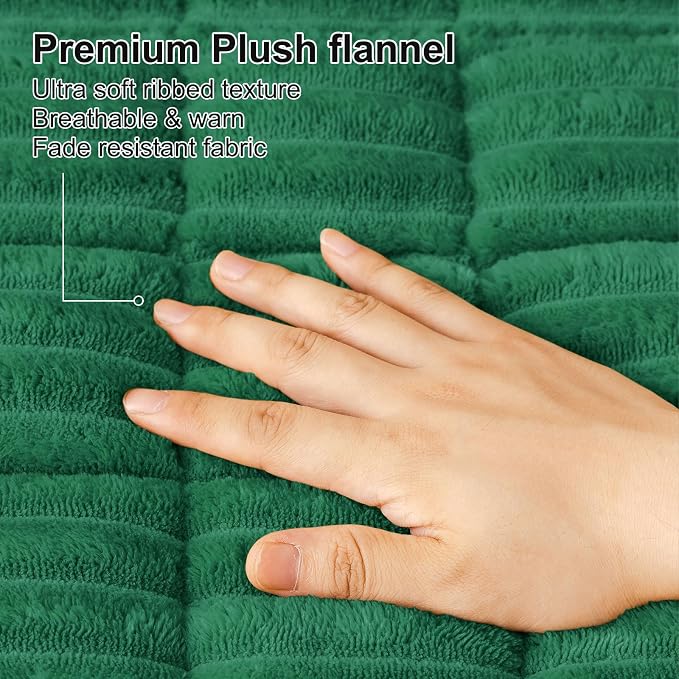 Smiry Couch Cover for Dogs, Non Slip Washable Sofa Protector for Pets, Soft Furniture Cover for Pet, Stylish Sofa Covers, Cozy Protect Against Fur, Dirt & Everyday Messes (Turquoise, 27.6" x 70.9")