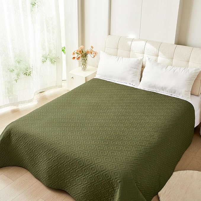 hyha Waterproof Dog Blanket, Soft Pet Bed Blankets, Waterproof Sofa Couch Cover for Dogs Washable, Reversible Pet Couch Covers for Sofa Furniture (82x102 Inch, Green/Navy Blue)
