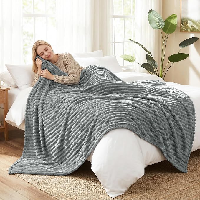 HIMEET Fleece Grey Full Size Blanket for Bed - 300GSM Ribbed Soft Cozy Bedding Blanket, New Home Birthday Gifts for Women Men Teens, College Dorm Essentials Bedroom Decor Throws, 84x90 Inches