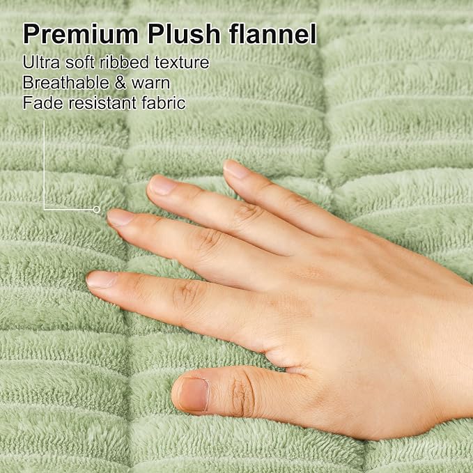Smiry Couch Cover for Dogs, Non Slip Washable Sofa Protector for Pets, Soft Furniture Cover for Pet, Stylish Sofa Covers, Cozy Protect Against Fur, Dirt & Everyday Messes (Green, 27.6" x 82.7")